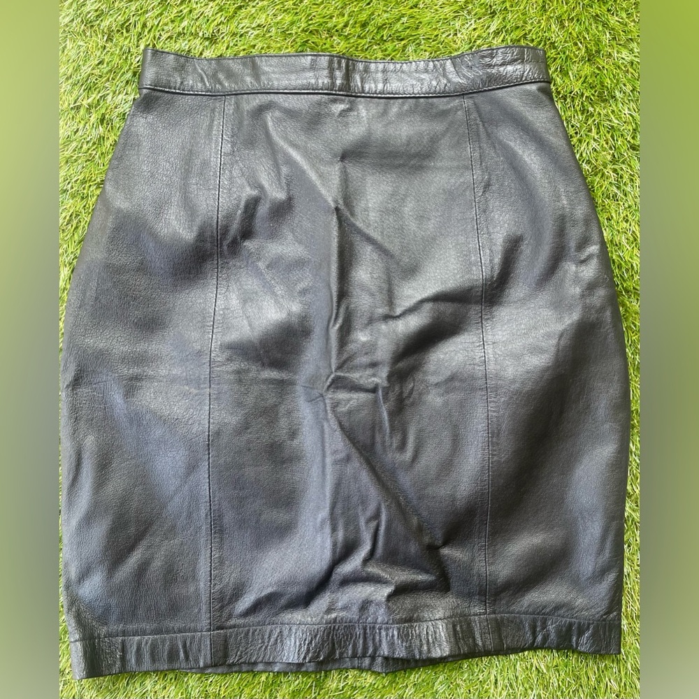 Vintage Wilson Leather Knee Length Skirt From The 80’s Whimsigoth Goth
